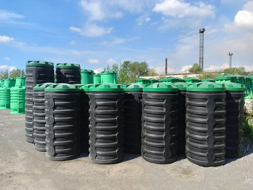 Цельнолитой колодец Мультпласт 2,0 м с крышкой 3